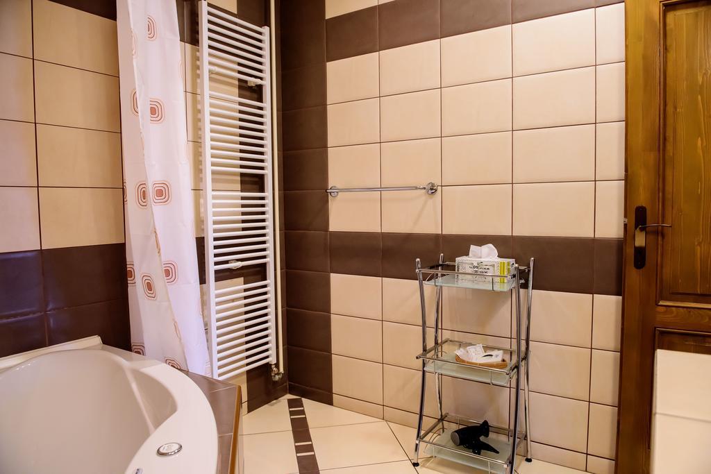 Hotel Slnecny Dvor Michalovce Luaran gambar