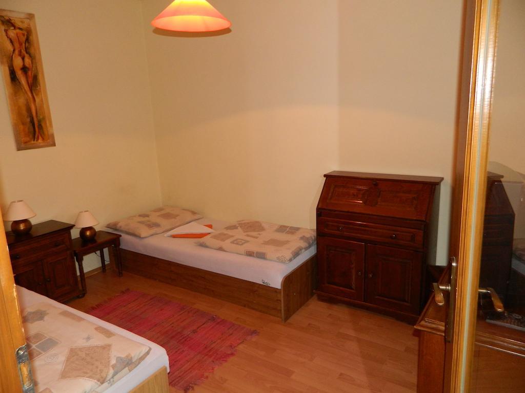 Hotel Slnecny Dvor Michalovce Bilik gambar