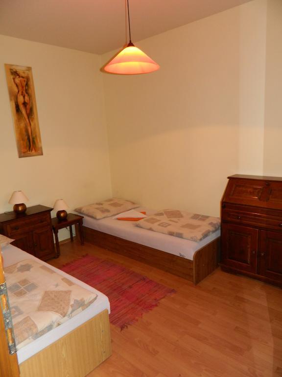 Hotel Slnecny Dvor Michalovce Bilik gambar