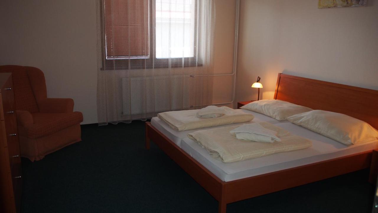 Hotel Slnecny Dvor Michalovce Luaran gambar