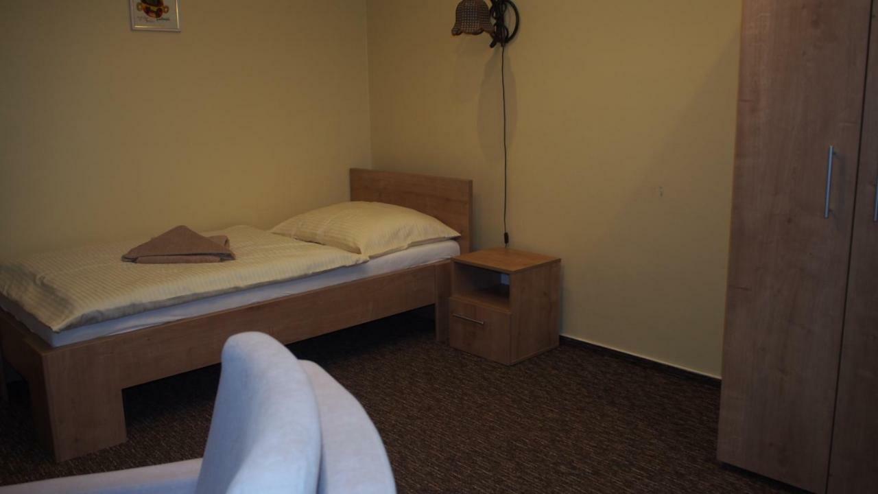 Hotel Slnecny Dvor Michalovce Luaran gambar